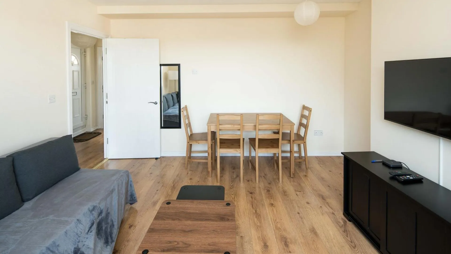 2Bd London Flat - City Buzz & Parkside Serenity Velká Británie