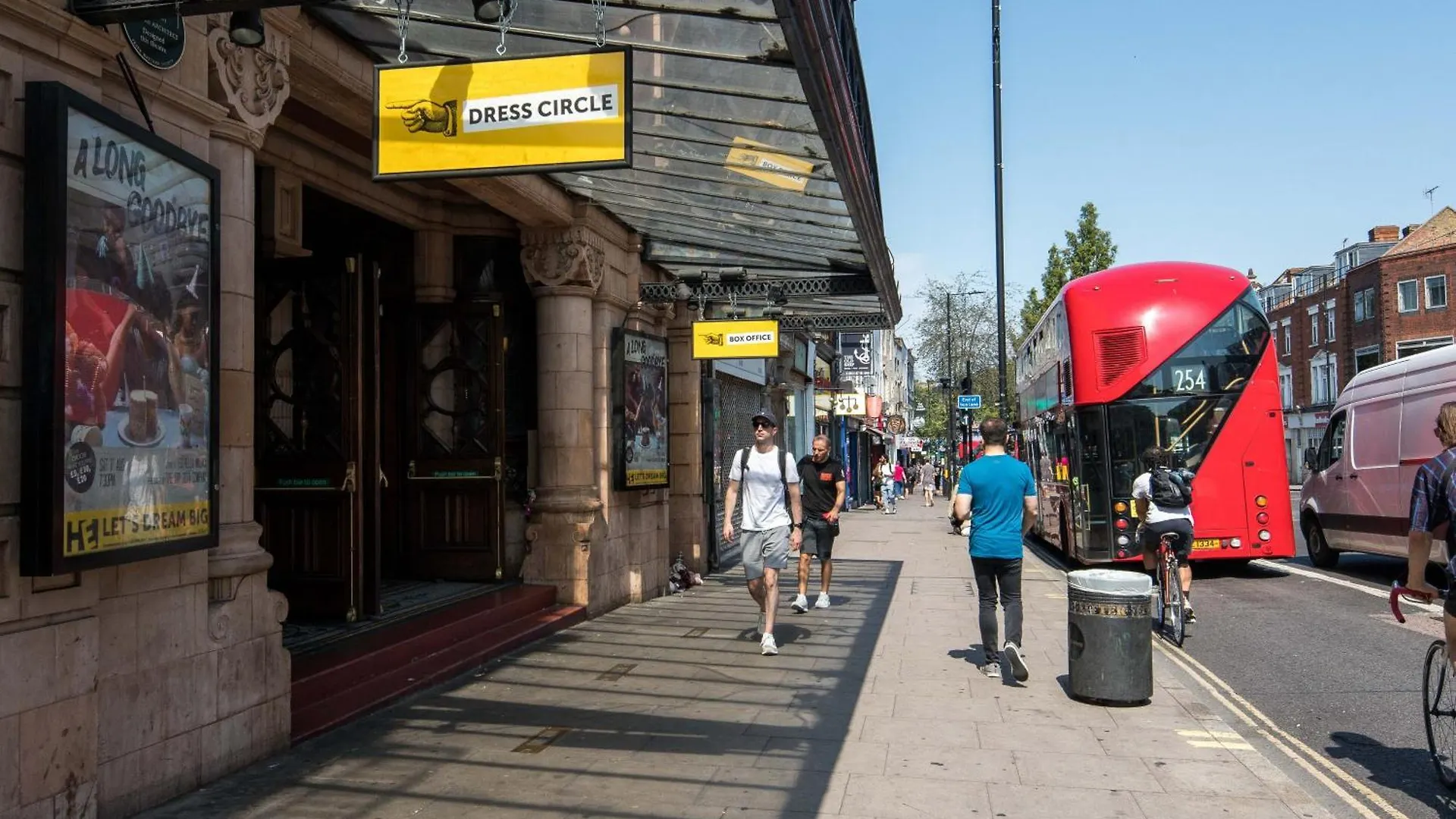 Apartmán 2Bd London Flat - City Buzz & Parkside Serenity